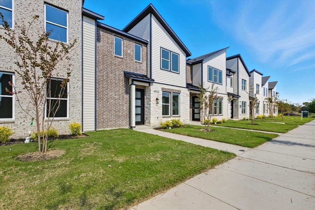 8922 Lowell Street, Rowlett, TX 75089, 3 Bedrooms Bedrooms, ,2 BathroomsBathrooms,Residential,For Sale,8922 Lowell Street,0,21062175