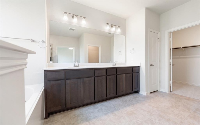 3529 Helena Street, Gainesville, TX 76240, 3 Habitaciones Habitaciones , ,2 BañosBaños,Residential,En Venta,3529 Helena Street,0,21064816