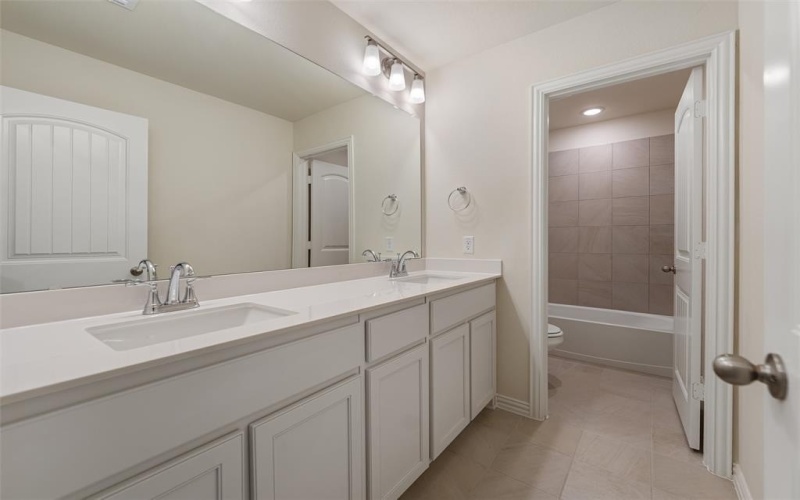 3512 Columbus Street, Gainesville, TX 76240, 4 Bedrooms Bedrooms, ,2 BathroomsBathrooms,Residential,For Sale,3512 Columbus Street,0,21064829