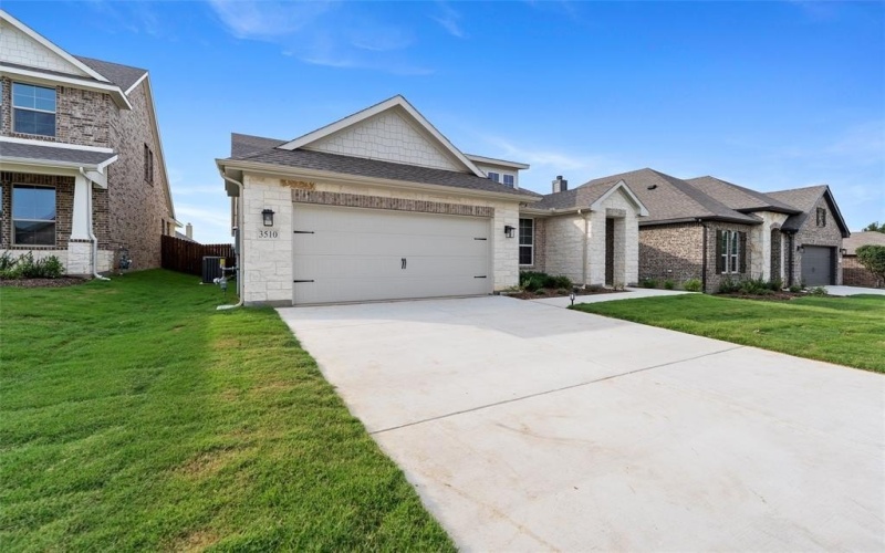 3510 Columbus Street, Gainesville, TX 76240, 3 Bedrooms Bedrooms, ,2 BathroomsBathrooms,Residential,For Sale,3510 Columbus Street,0,21064889