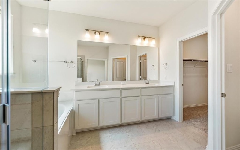 3524 Columbus Street, Gainesville, TX 76240, 4 Habitaciones Habitaciones , ,2 BañosBaños,Residential,En Venta,3524 Columbus Street,0,21064904