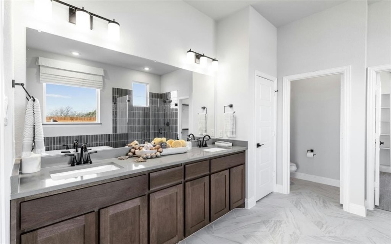 963 Reeves Drive, DeSoto, TX 75115, 4 Habitaciones Habitaciones , ,3 BañosBaños,Residential,En Venta,963 Reeves Drive,0,21065034