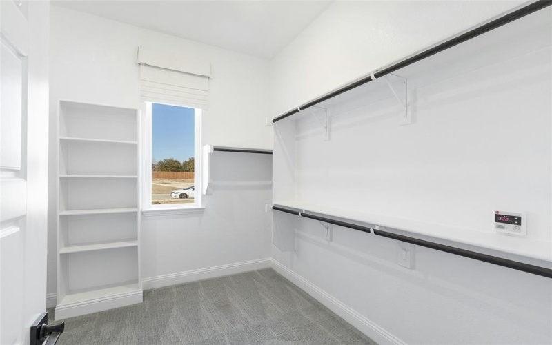 963 Reeves Drive, DeSoto, TX 75115, 4 Habitaciones Habitaciones , ,3 BañosBaños,Residential,En Venta,963 Reeves Drive,0,21065034