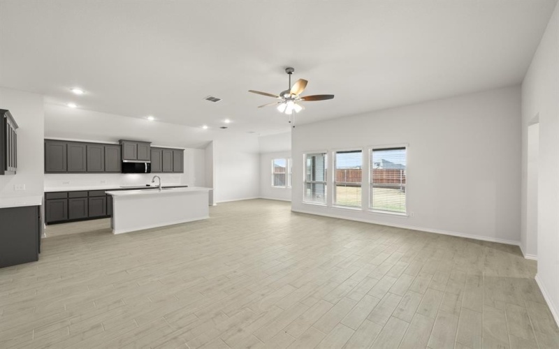 1184 Oak Spring Drive, Burleson, TX 76028, 4 Bedrooms Bedrooms, ,2 BathroomsBathrooms,Residential,For Sale,1184 Oak Spring Drive,0,21065428