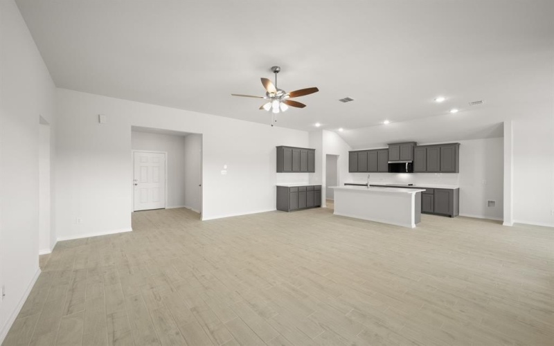 1184 Oak Spring Drive, Burleson, TX 76028, 4 Bedrooms Bedrooms, ,2 BathroomsBathrooms,Residential,For Sale,1184 Oak Spring Drive,0,21065428