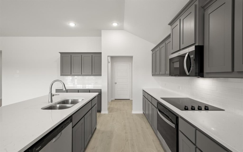 1184 Oak Spring Drive, Burleson, TX 76028, 4 Bedrooms Bedrooms, ,2 BathroomsBathrooms,Residential,For Sale,1184 Oak Spring Drive,0,21065428