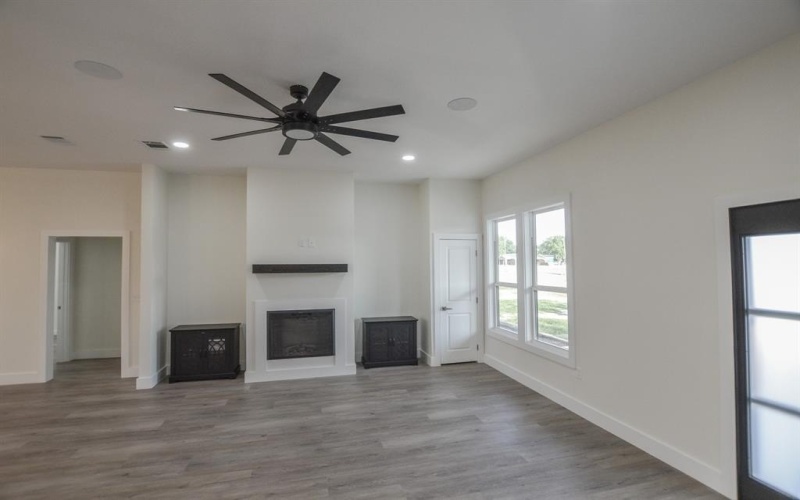 212 Country lane, Malakoff, TX 75148, 3 Bedrooms Bedrooms, ,2 BathroomsBathrooms,Residential,For Sale,212 Country lane,0,21065049
