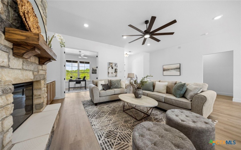 15987 Charlya Drive, Temple, TX 76502, 3 Habitaciones Habitaciones , ,2 BañosBaños,Residential,En Venta,15987 Charlya Drive,0,592985