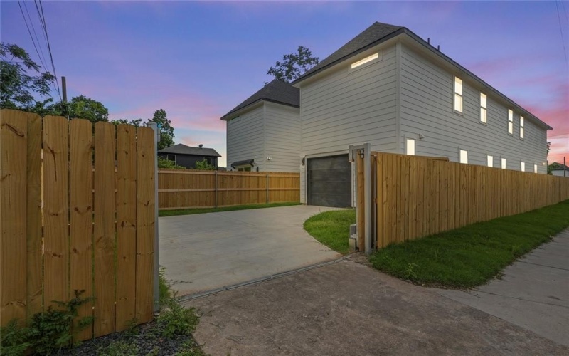 2534 Pennsylvania Avenue, Dallas, TX 75215, 3 Habitaciones Habitaciones , ,2 BañosBaños,Residential,En Venta,2534 Pennsylvania Avenue,0,21065478