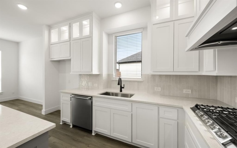 2304 Flock Drive, Mansfield, TX 76063, 5 Habitaciones Habitaciones , ,5 BañosBaños,Residential,En Venta,2304 Flock Drive,0,21065802