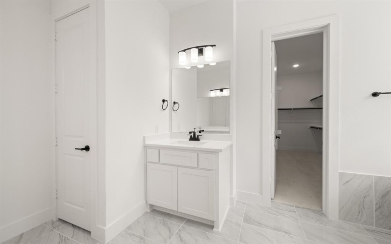 2304 Flock Drive, Mansfield, TX 76063, 5 Habitaciones Habitaciones , ,5 BañosBaños,Residential,En Venta,2304 Flock Drive,0,21065802