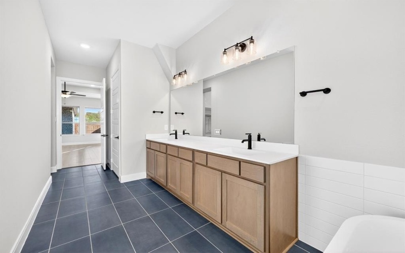 2079 Pine Grove Lane, Arlington, TX 76005, 3 Habitaciones Habitaciones , ,2 BañosBaños,Residential,En Venta,2079 Pine Grove Lane,0,21065911