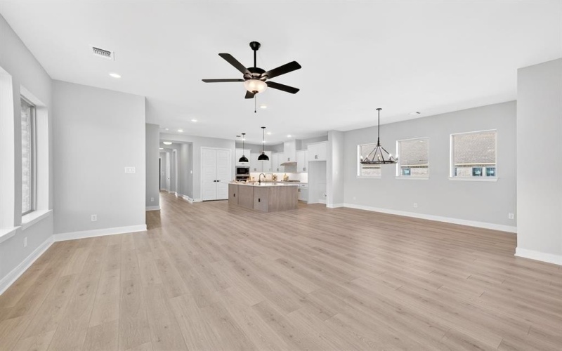 2079 Pine Grove Lane, Arlington, TX 76005, 3 Habitaciones Habitaciones , ,2 BañosBaños,Residential,En Venta,2079 Pine Grove Lane,0,21065911