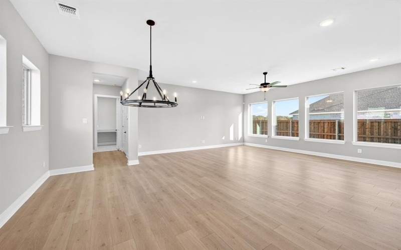 2079 Pine Grove Lane, Arlington, TX 76005, 3 Habitaciones Habitaciones , ,2 BañosBaños,Residential,En Venta,2079 Pine Grove Lane,0,21065911