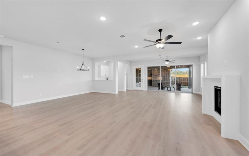 2085 Pine Grove Lane, Arlington, TX 76005, 2 Habitaciones Habitaciones , ,2 BañosBaños,Residential,En Venta,2085 Pine Grove Lane,0,21065927