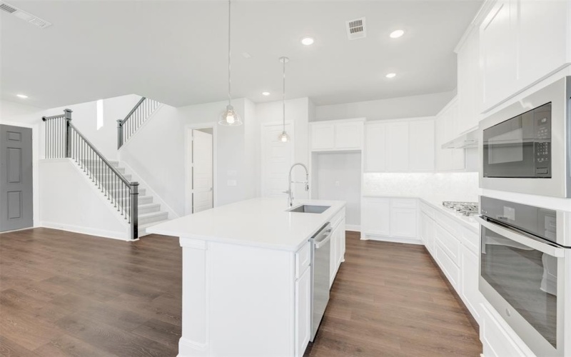 2204 Rolling Oaks Drive, Fort Worth, TX 76008, 3 Habitaciones Habitaciones , ,2 BañosBaños,Residential,En Venta,2204 Rolling Oaks Drive,0,21065940