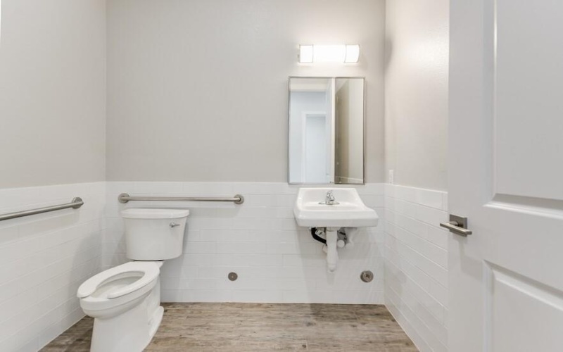 2200 Traders Road #404, Greenville, TX 75402, ,Commercial Sale,En Venta,2200 Traders Road,0,21066014