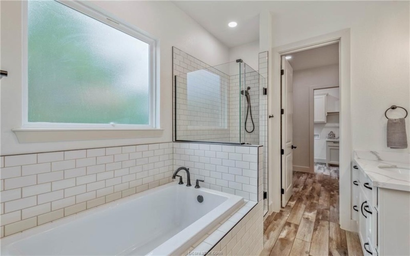 5847 Thousand Oaks Road, College Station, TX 77845, 4 Bedrooms Bedrooms, ,2 BathroomsBathrooms,Residential,For Sale,5847 Thousand Oaks Road,0,25010063
