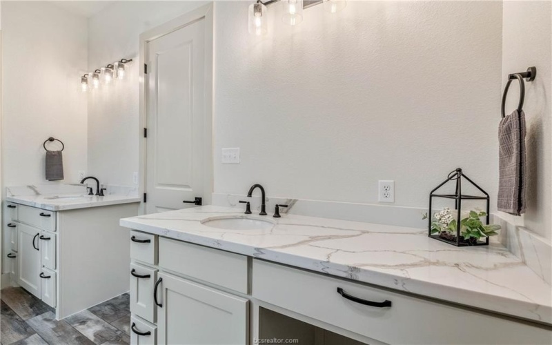 5847 Thousand Oaks Road, College Station, TX 77845, 4 Bedrooms Bedrooms, ,2 BathroomsBathrooms,Residential,For Sale,5847 Thousand Oaks Road,0,25010063
