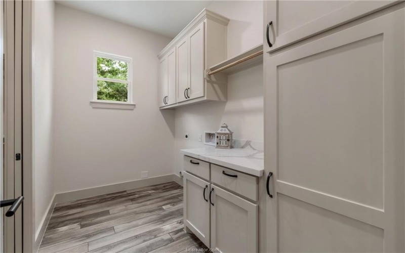 5847 Thousand Oaks Road, College Station, TX 77845, 4 Bedrooms Bedrooms, ,2 BathroomsBathrooms,Residential,For Sale,5847 Thousand Oaks Road,0,25010063