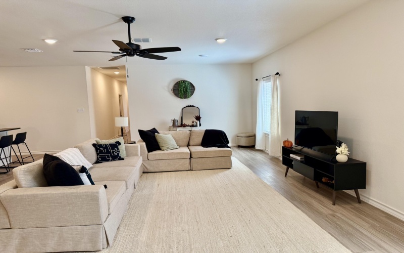 5881 Urbana Pl, Lubbock, TX 79407, 11 Bedrooms Bedrooms, ,8 BathroomsBathrooms,Residential Multi Family,For Sale,5881 Urbana Pl,0,202560814