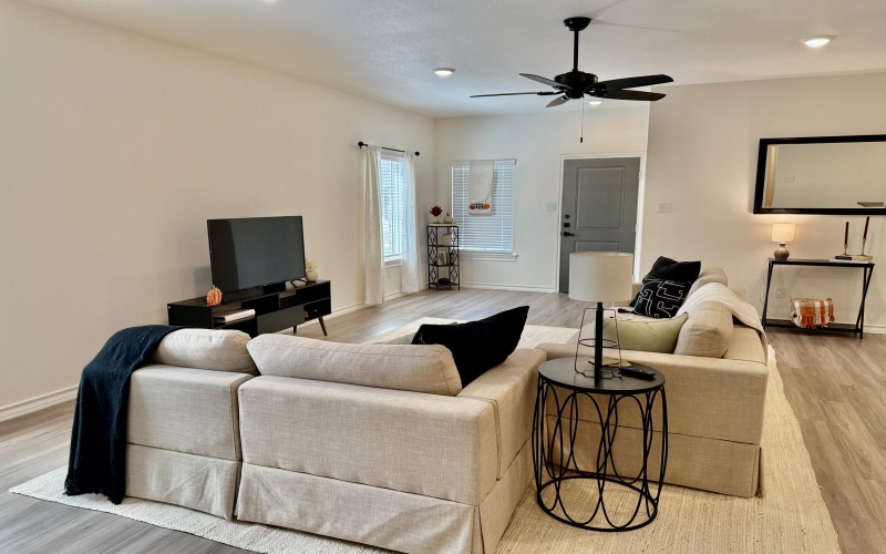 5881 Urbana Pl, Lubbock, TX 79407, 11 Bedrooms Bedrooms, ,8 BathroomsBathrooms,Residential Multi Family,For Sale,5881 Urbana Pl,0,202560814