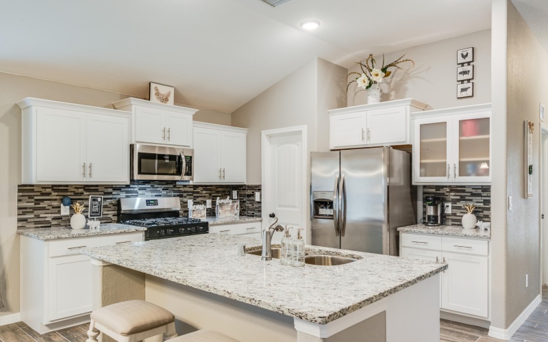 13825 Summer Valley Avenue, El Paso, TX 79928, 4 Bedrooms Bedrooms, ,3 BathroomsBathrooms,Residential,For Sale,13825 Summer Valley Avenue,921123