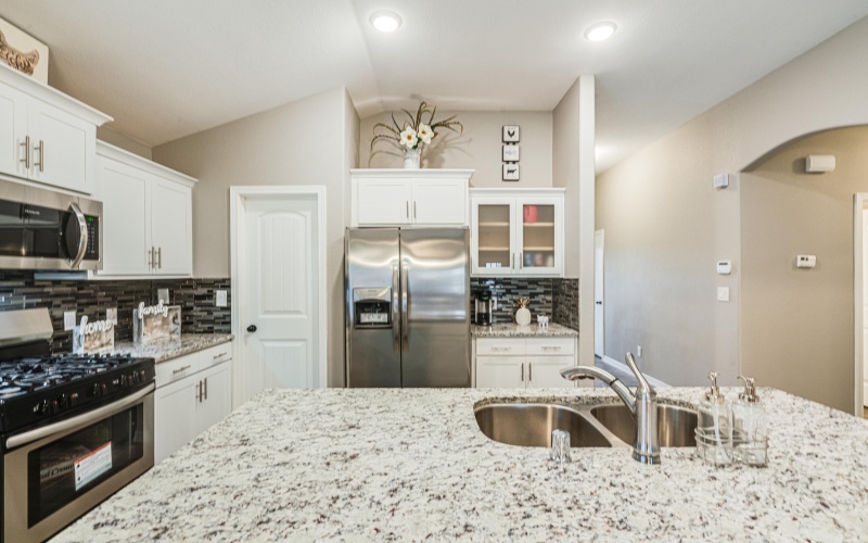 13825 Summer Valley Avenue, El Paso, TX 79928, 4 Bedrooms Bedrooms, ,3 BathroomsBathrooms,Residential,For Sale,13825 Summer Valley Avenue,921123