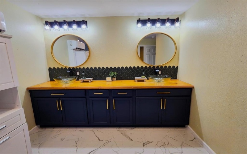 5795 FM 513 S, Lone Oak, TX 75453, 5 Bedrooms Bedrooms, ,5 BathroomsBathrooms,Residential,For Sale,5795 FM 513 S,0,21061840