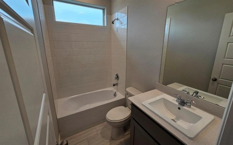 617 AMBER FIELDS Drive, Denton, TX 76259, 4 Habitaciones Habitaciones , ,2 BañosBaños,Residential,En Venta,617 AMBER FIELDS Drive,0,21064891
