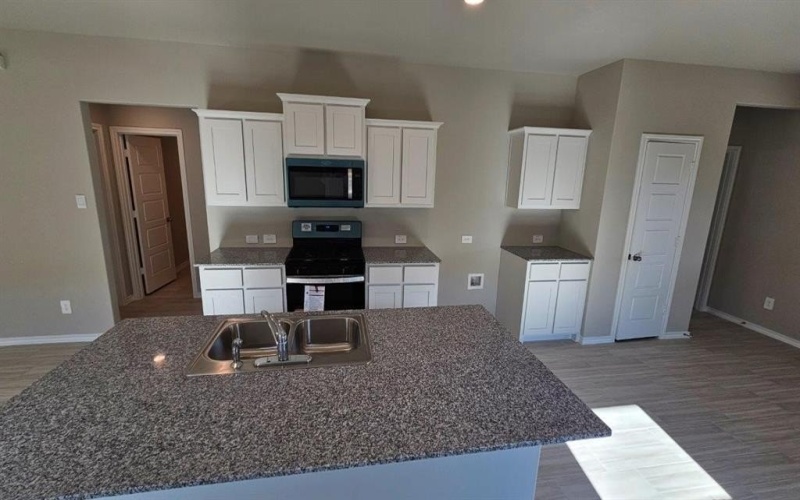 7516 MISTY CREEK Drive, Denton, TX 76259, 3 Habitaciones Habitaciones , ,2 BañosBaños,Residential,En Venta,7516 MISTY CREEK Drive,0,21065237