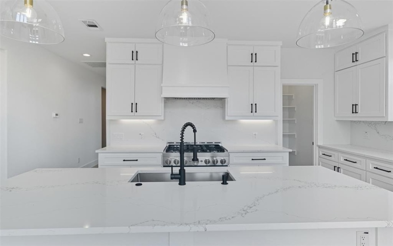 3003 Oak Bourne Drive, Arlington, TX 76016, 5 Habitaciones Habitaciones , ,3 BañosBaños,Residential,En Venta,3003 Oak Bourne Drive,0,21065779