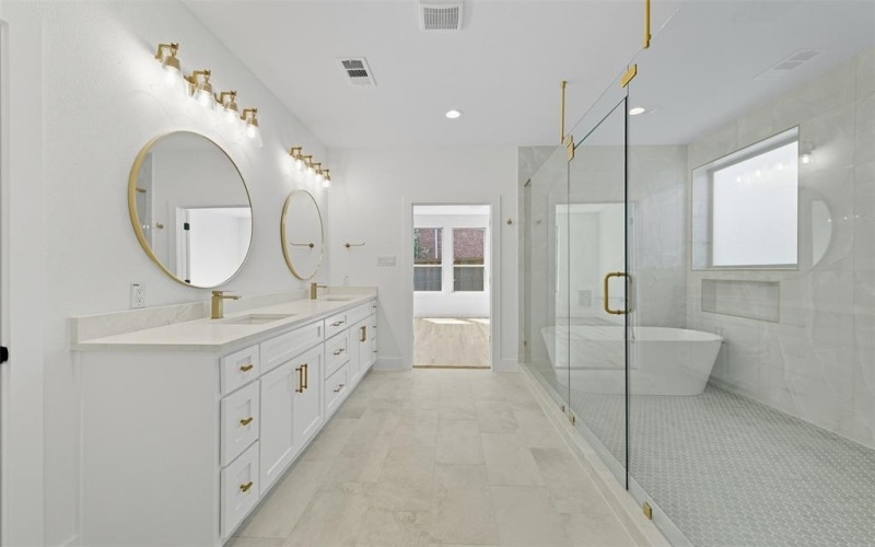 3003 Oak Bourne Drive, Arlington, TX 76016, 5 Habitaciones Habitaciones , ,3 BañosBaños,Residential,En Venta,3003 Oak Bourne Drive,0,21065779