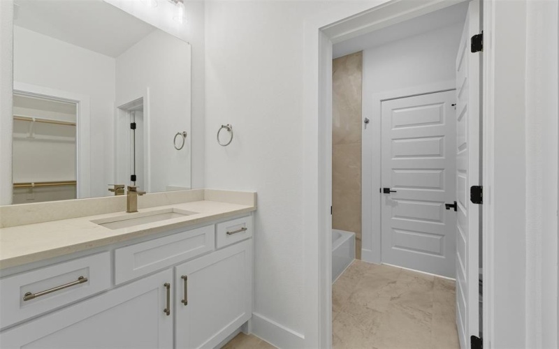 3003 Oak Bourne Drive, Arlington, TX 76016, 5 Habitaciones Habitaciones , ,3 BañosBaños,Residential,En Venta,3003 Oak Bourne Drive,0,21065779