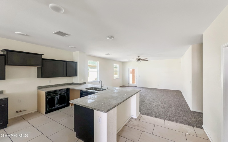 15248 Hunch Court, El Paso, TX 79938, 3 Habitaciones Habitaciones , ,1 BañoBaños,Residential,En Venta,15248 Hunch Court,921330