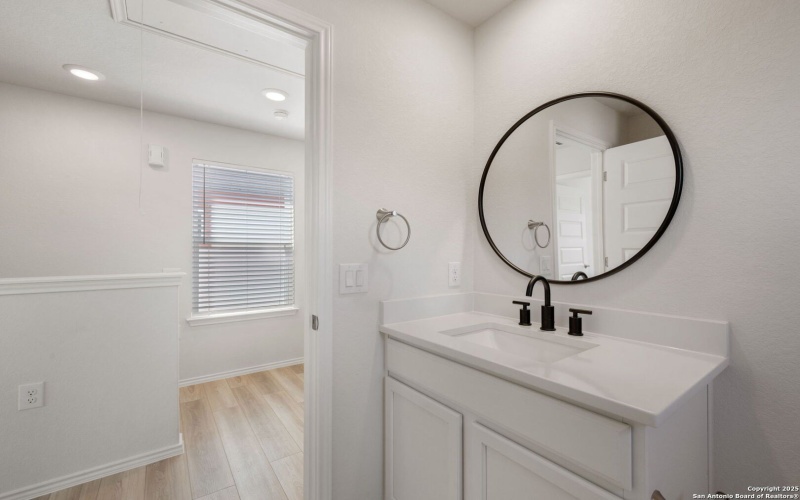 631 E Carolina unit: 4 #4, San Antonio, TX 78210, 2 Habitaciones Habitaciones , ,1 BañoBaños,Residential,En Venta,631 E Carolina unit: 4,0,1909421