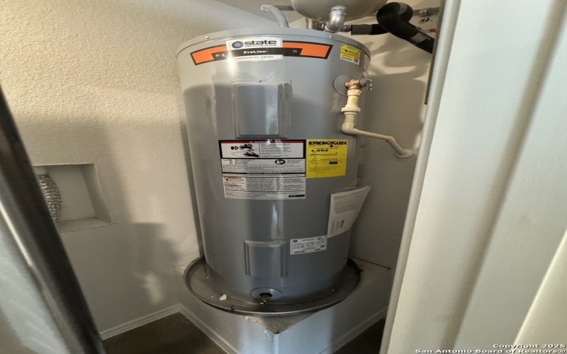 631 E Carolina unit: 4 #4, San Antonio, TX 78210, 2 Habitaciones Habitaciones , ,1 BañoBaños,Residential,En Venta,631 E Carolina unit: 4,0,1909421