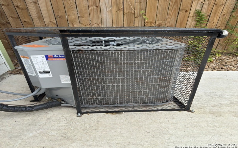 631 E Carolina unit: 4 #4, San Antonio, TX 78210, 2 Habitaciones Habitaciones , ,1 BañoBaños,Residential,En Venta,631 E Carolina unit: 4,0,1909421