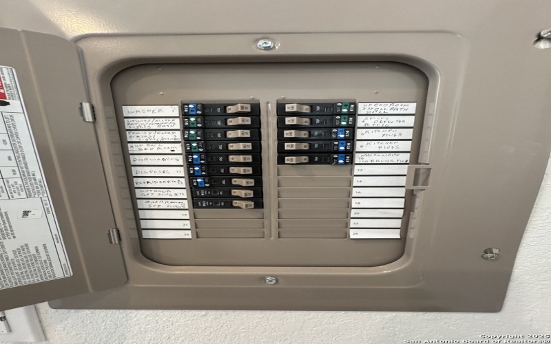 631 E Carolina unit: 4 #4, San Antonio, TX 78210, 2 Habitaciones Habitaciones , ,1 BañoBaños,Residential,En Venta,631 E Carolina unit: 4,0,1909421