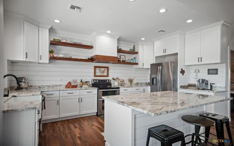 55 State Highway 316, Port Lavaca, TX 77979, 4 Habitaciones Habitaciones , ,3 BañosBaños,Residential,En Venta,55 State Highway 316,0,465241