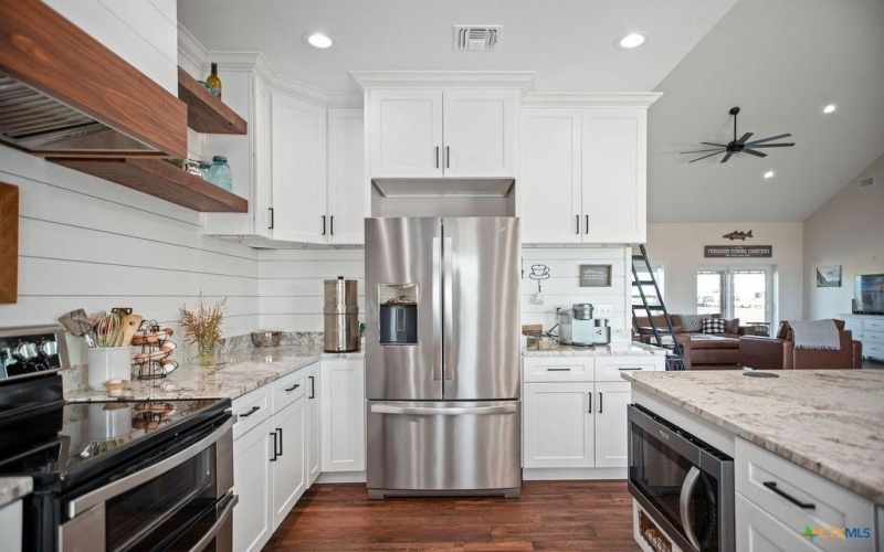 55 State Highway 316, Port Lavaca, TX 77979, 4 Habitaciones Habitaciones , ,3 BañosBaños,Residential,En Venta,55 State Highway 316,0,465241