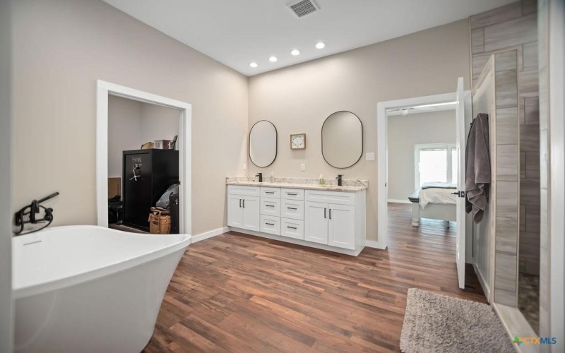 55 State Highway 316, Port Lavaca, TX 77979, 4 Habitaciones Habitaciones , ,3 BañosBaños,Residential,En Venta,55 State Highway 316,0,465241