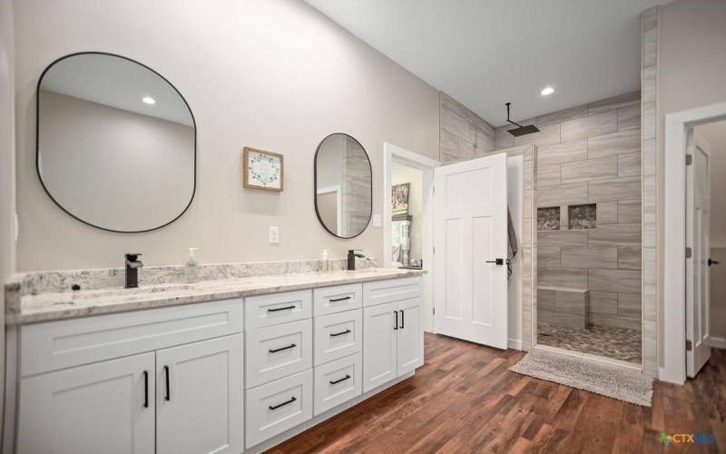 55 State Highway 316, Port Lavaca, TX 77979, 4 Habitaciones Habitaciones , ,3 BañosBaños,Residential,En Venta,55 State Highway 316,0,465241