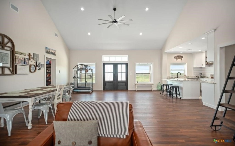 55 State Highway 316, Port Lavaca, TX 77979, 4 Habitaciones Habitaciones , ,3 BañosBaños,Residential,En Venta,55 State Highway 316,0,465241