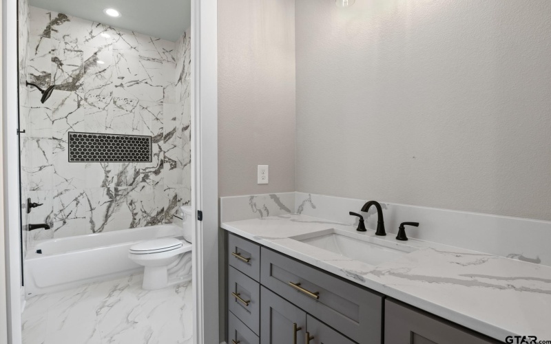 2732 Stone Hedge, Mt Pleasant, TX 75455, 4 Habitaciones Habitaciones , ,3 BañosBaños,Residential,En Venta,2732 Stone Hedge,0,25014173