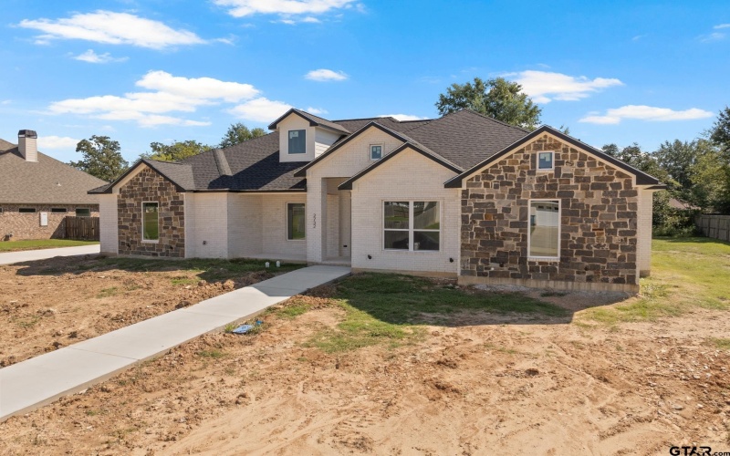 2732 Stone Hedge, Mt Pleasant, TX 75455, 4 Habitaciones Habitaciones , ,3 BañosBaños,Residential,En Venta,2732 Stone Hedge,0,25014173