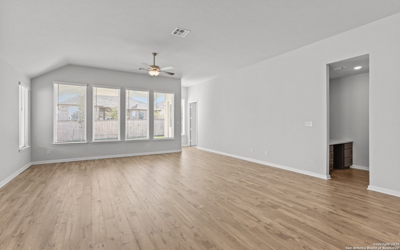 5712 Emmett Street, New Braunfels, TX 78130, 4 Bedrooms Bedrooms, ,3 BathroomsBathrooms,Residential,For Sale,5712 Emmett Street,0,1872102