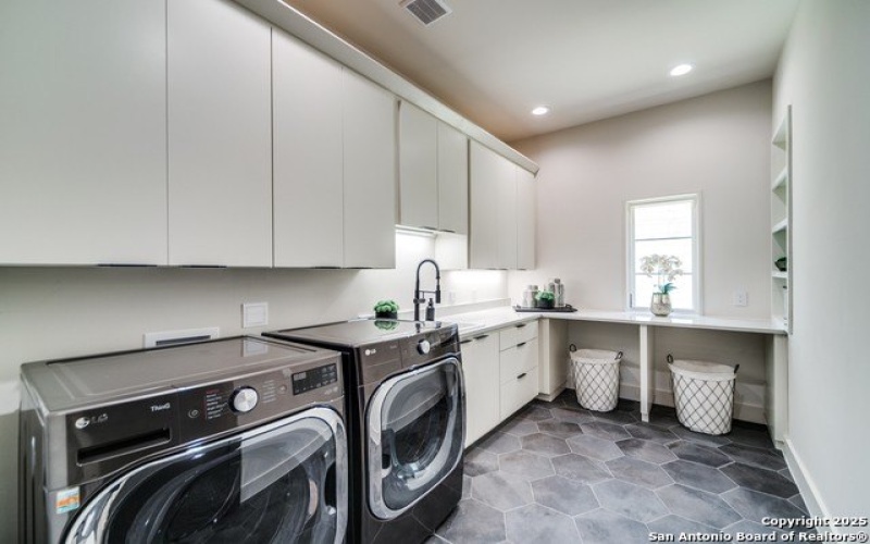 401 Oak Park Dr Unit B, Boerne, TX 78006, 3 Bedrooms Bedrooms, ,3 BathroomsBathrooms,Residential,For Sale,401 Oak Park Dr Unit B,0,1909473