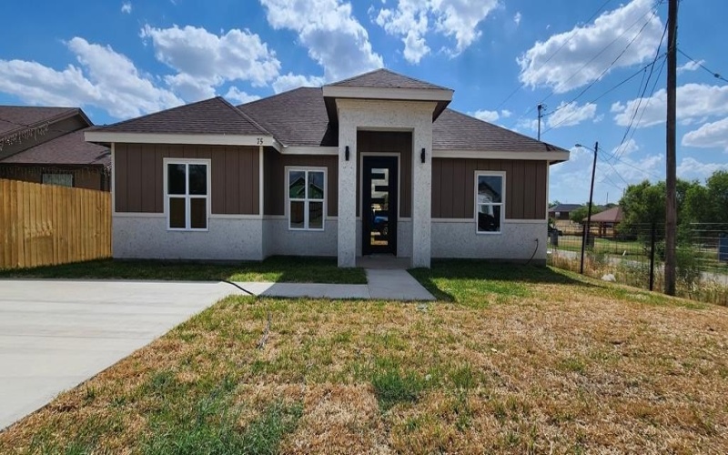 75 School Circle, Eagle Pass, TX 78852, 3 Bedrooms Bedrooms, ,2 BathroomsBathrooms,Residential,For Sale,75 School Circle,0,81335
