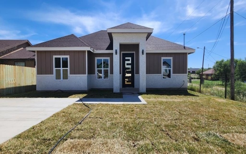 75 School Circle, Eagle Pass, TX 78852, 3 Bedrooms Bedrooms, ,2 BathroomsBathrooms,Residential,For Sale,75 School Circle,0,81335